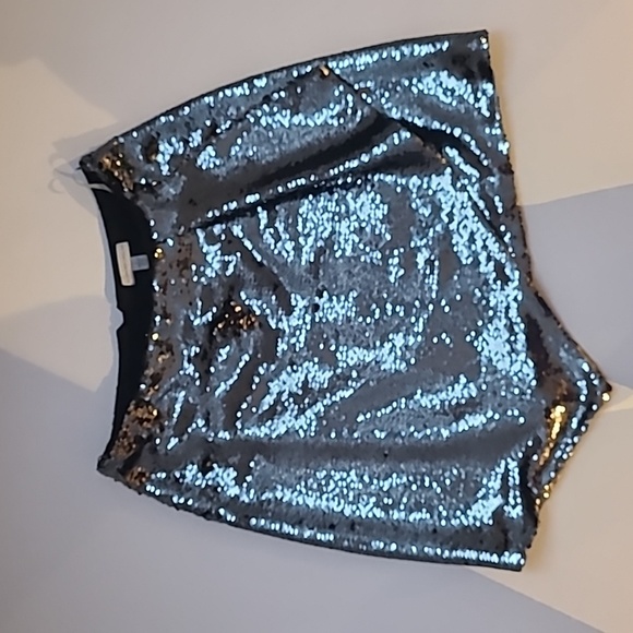 ML Monique Lhuillier Faux Wrap Sequin Skirt - Picture 4 of 8